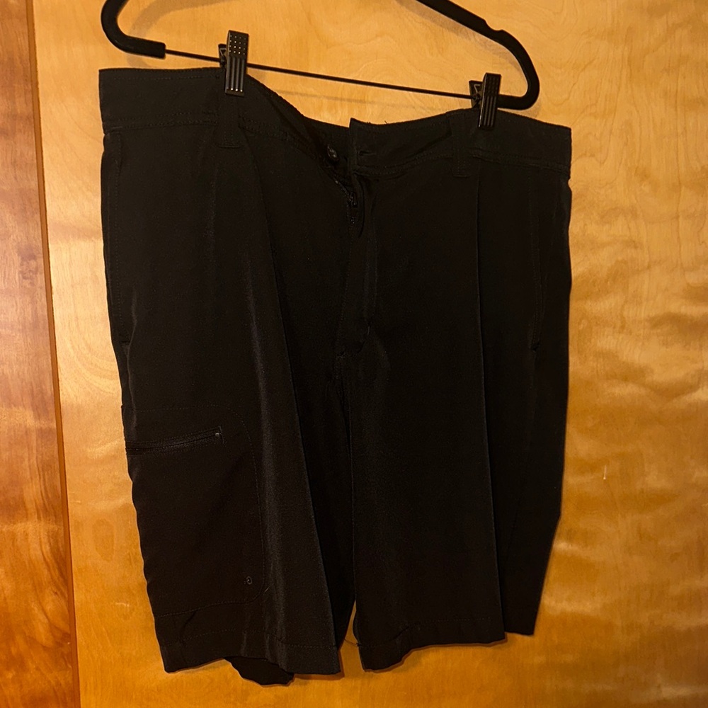 Magellan Outdoors Men's Cargo Shorts - Black